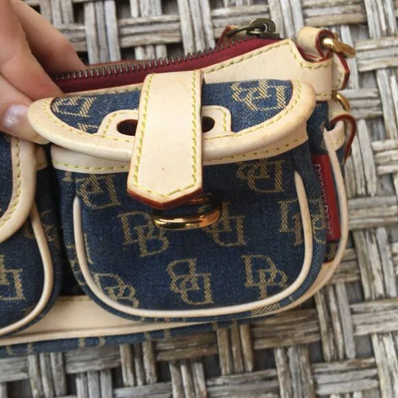 VTG Dooney & Bourke Small Signature Denim & Leather Banana Bag Y2K - Picture 4 of 13
